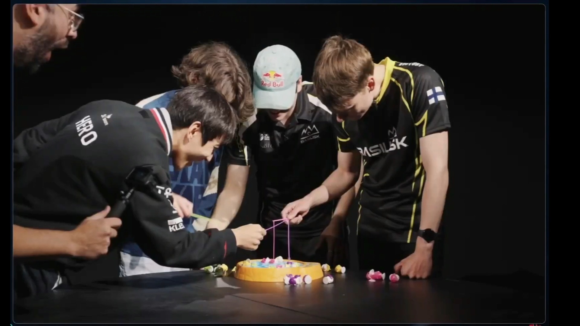 九游官方平台-包含塞维利亚发布备战花絮；国际比赛日外线爆发；法国杯任务艰巨；纪律约束更严格的词条